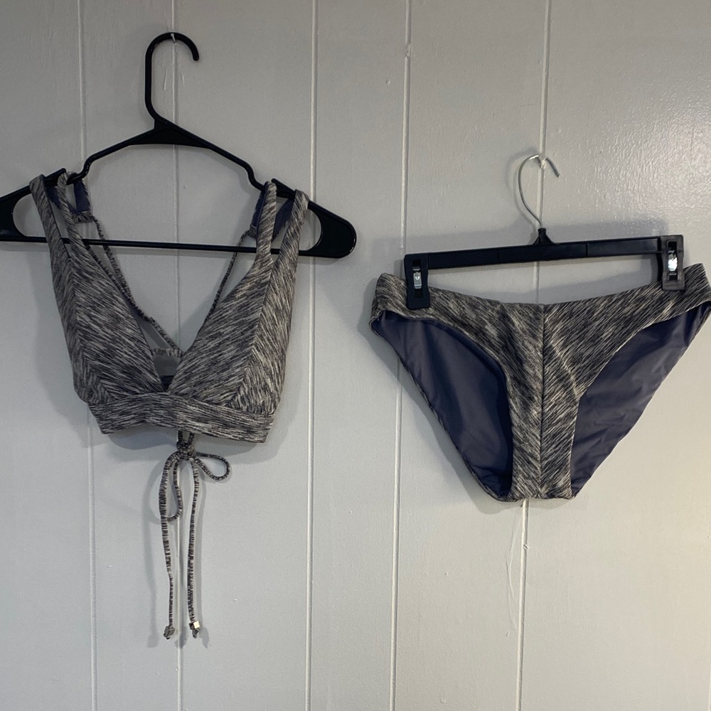 Becca by Rebecca Virtue Metallic Monochrome Bikini Set L Top M Bottom